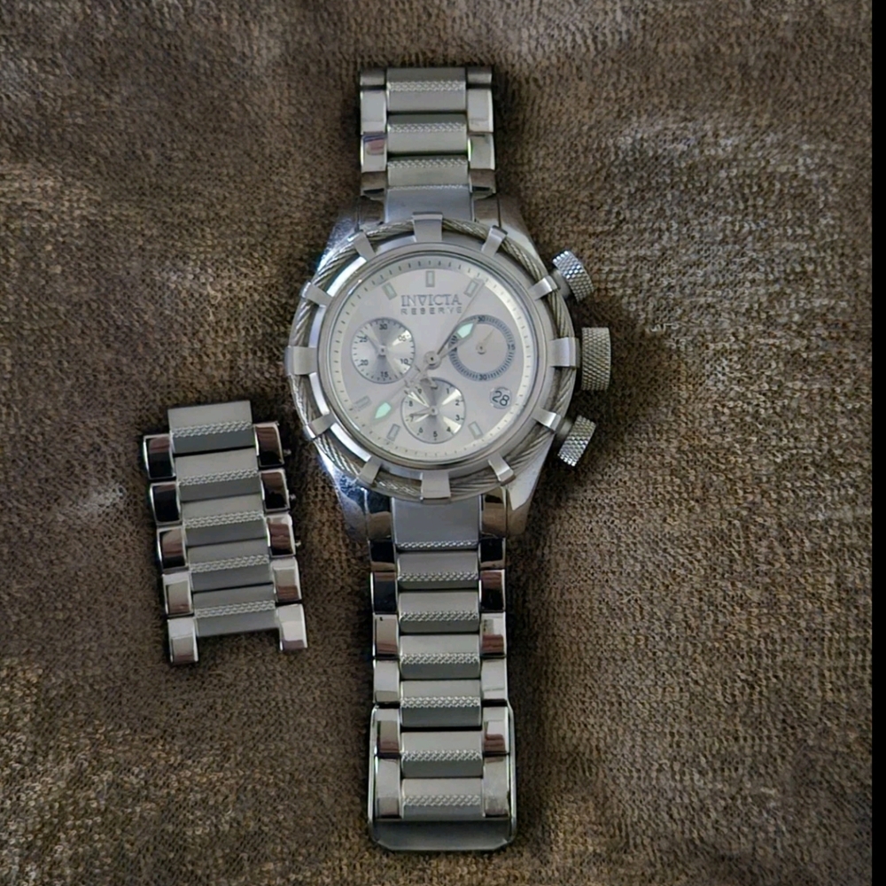 Invicta Bolt Reserve Collection Women's Watch-Needs a New Battery - Picture 13 of 15